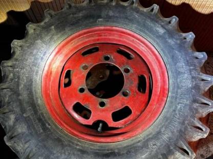 Bild 3:Unimog 411 401 Felgen mit Reifen