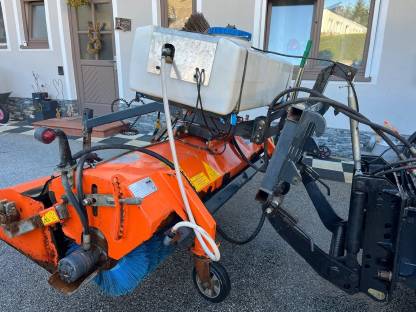 Bild 6:Tuchel Plus 560 200 Kehrmaschine