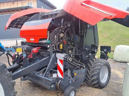 Bild 6:Kuhn Rundballenpresse 3165 OC 23