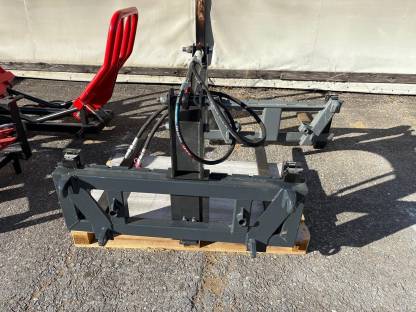 Bild 2:Palettengabel mit Niederhalter