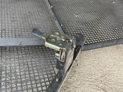 Bild 2:Verkaufe Mähschutzgitter zu Steyr 8055