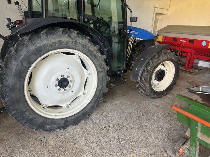 Felgen und Reifen für New Holland TN oder Steyr Kompakt S