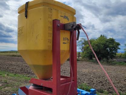 Bild 2:Verkaufe APV Streuerprofi Classic Plus