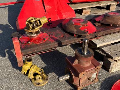 Bild 2:Pöttinger Mähwerk Teile