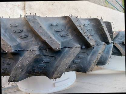 Bild 7:Zwillingsreifen BKT Agrimax 7.50 R18