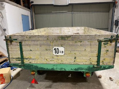 Bild 2:Traktoranhänger