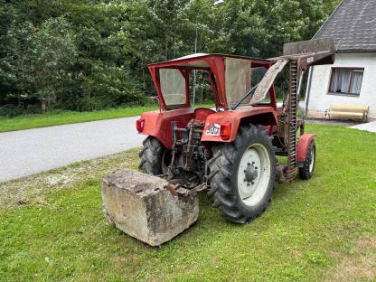 Bild 3:Steyr 540 Frontlader und Mähbalken