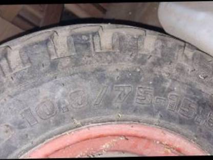 Bild 6:Kipperreifen, Anhängerreifen 11,5/80-15,3 und 10,0/75-15,3