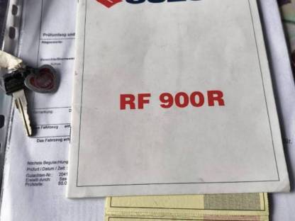 Suzuki RF900R Motorrad