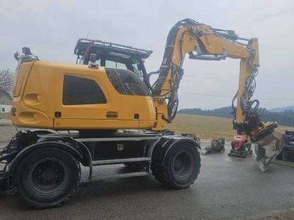 Bild 4:Liebherr A 912 Compact Mobilbagger
