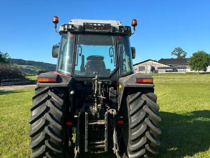 Bild 3:Massey Ferguson 6245