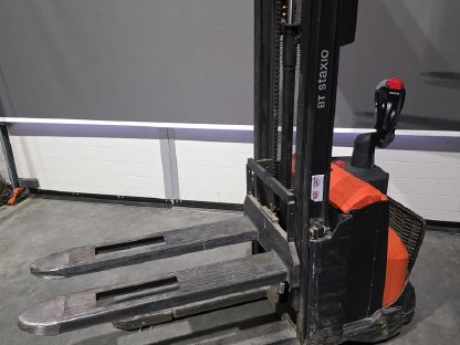 Bild 3:Verkaufe Ameise Hochhubwagen Stapler BT SWE100 BJ2019