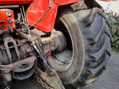 Bild 3:Traktor Massey Ferguson 1004T