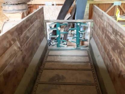 Bild 3:Lochmann Miststreuer