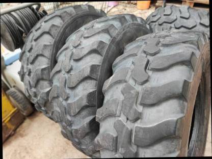 Reifen für Lader 365/70R18