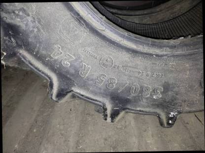 Bild 2:Reifen Traktor 380/85 R24 Decke Traktorreifen