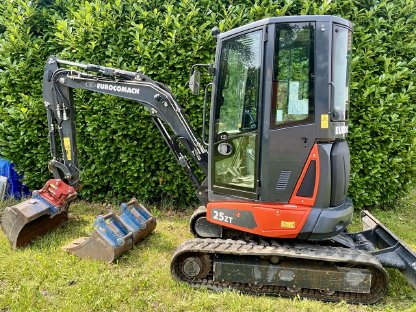 Bild 2:Minibagger Eurocomach 25ZT