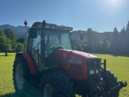 Bild 2:Massey Ferguson 6245