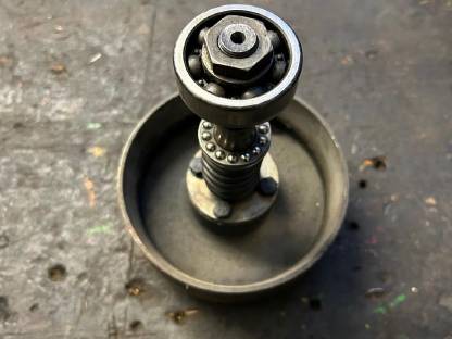 Bild 3:Teile für diverse Motoren