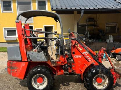 Bild 3:Hoflader Fuchs F1244