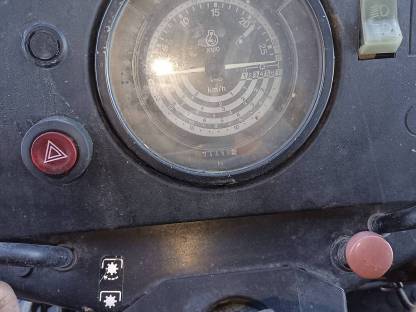 Bild 5:John Deere 1950 mit Big Lift Frontlader