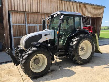 Bild 2:Valtra A93H