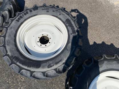 Bild 7:Traktorreifen