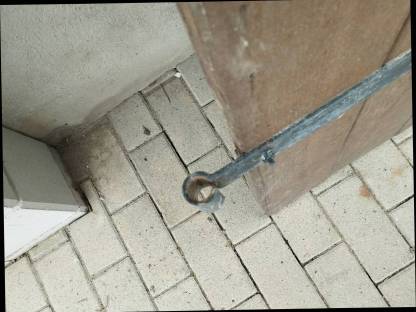 Bild 5:Kellertür aus Eiche