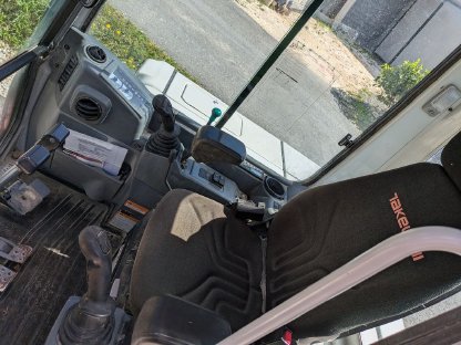 Bild 8:Takeuchi TB 250, inkl. Powertilt + 3x Löffel