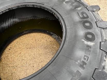 Bild 3:Traktorhinterreifen Trelleborg 650/85 R 38