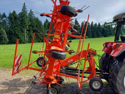 Bild 2:Kuhn GF 8702 Kreisler Kreiselheuer Zetter Wender