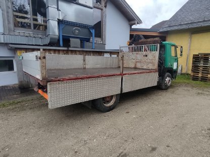 Bild 2:LKW Steyr 15S23 mit Hiab 060-2-CE