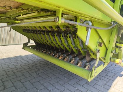 Bild 3:Claas 300K Ladewagen