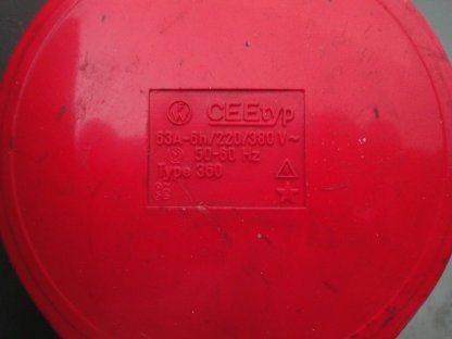 Bild 3:63 A Starkstromstecker mit Kupplung