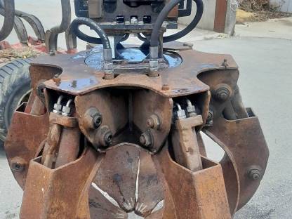 Bild 2:Schrottgreifer