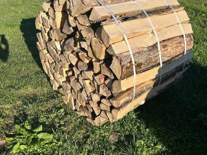 Bild 5:Regionales Brennholz - trocken und ofenfertig