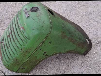 Bild 3:Steyr T80 Motorhaube