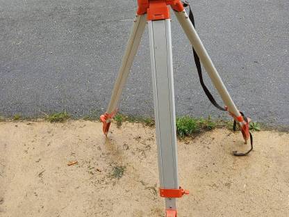 Bild 2:Verkaufe Stativ für Niveliergerät