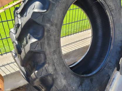 Bild 4:Traktorreifen