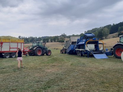 Bild 6:Maisballenpressen