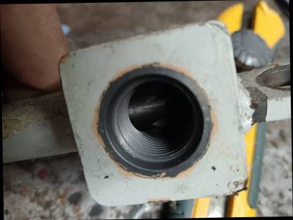 Bild 2:Takeuchi TB290 Rohrleitung