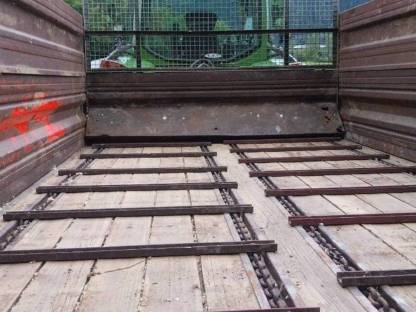 Bild 6:Pöttinger Miststreuer 6001