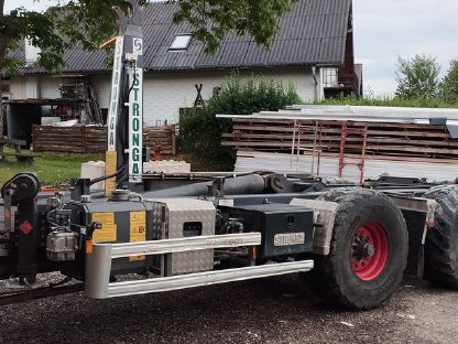 Bild 2:Stronga HL 210 Hakenliftanhänger