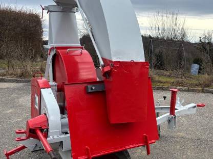 Bild 6:Holzhackmaschine Pöttinger Buschholzhacker AP2000