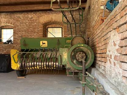 Bild 5:John Deere Ballenpresse