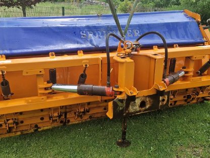 Bild 4:Springer SSL 3001-Unimog-Lader-Salzstreuer-Schneefräsen-Steyr