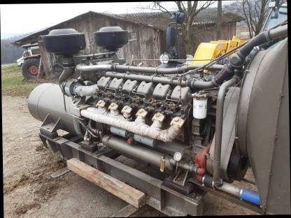 Bild 4:Notstromgenerator MWM V12