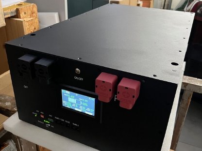 PV-Akkulösung mit Victron Wechselrichter und 16,5 kWh Akkubox