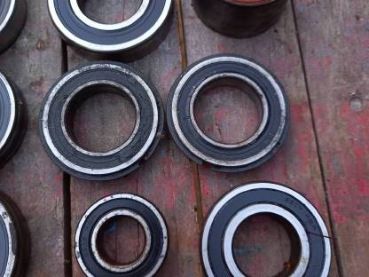 Bild 3:Alte defekte Lager für Metallkunst