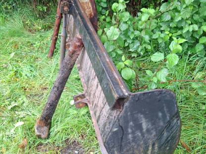 Bild 5:Schneeschild 2 m breit, sehr stabil